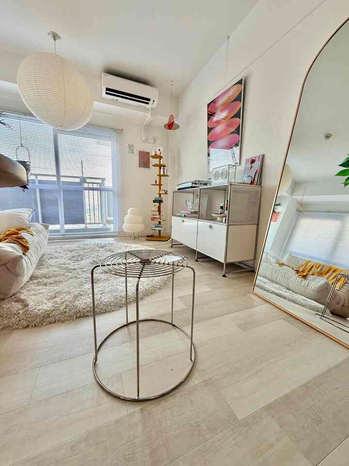 Bangku &tradition VP11🎧
Siluetnya yang ringan dan ramping serta lekukannya yang menawan membuatnya enak dipandang.

#bangku
#Pantone
#&tradition
#perak