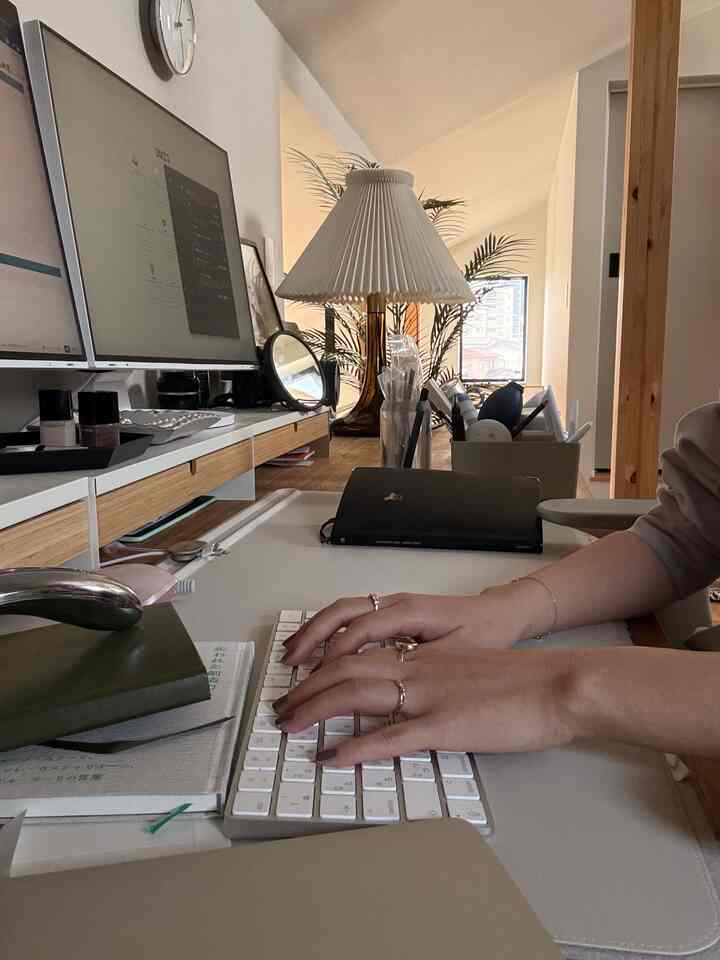 普段のワークスペースの光景。わりとごちゃごちゃしています。　#ワークスペース #作業風景