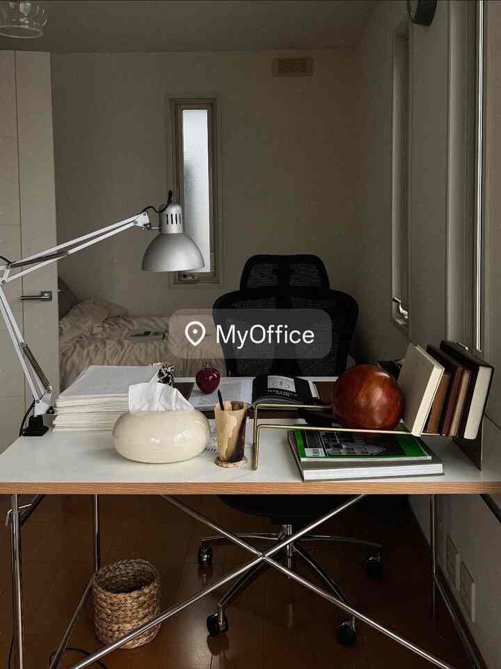 Interior ruang kerja 💻
Bahkan barang-barang kecil pun dapat memberikan dampak besar dengan sentuhan warna 📚

#RuangKerja #ワークスペース #work
#RuangBelajar #デスク #IKEA #ミッドセンチュリー

