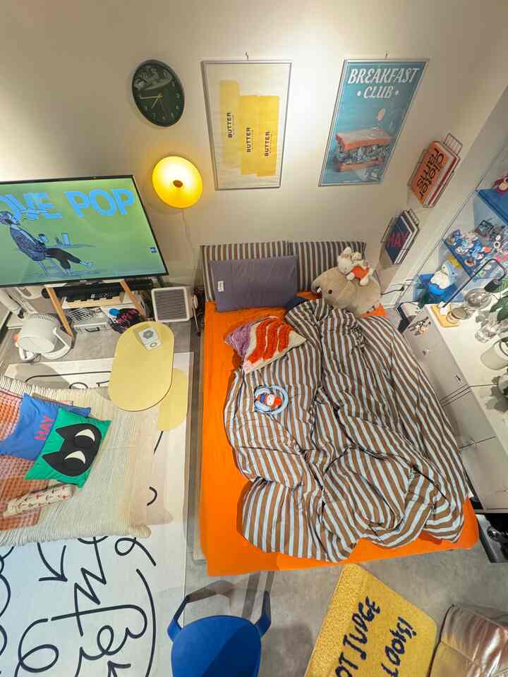 ボックスカバー久々に
オレンジにしたら🧡元気カラーで
テンション上がった

やっぱり
ベッドカバー変えると
ガラリと雰囲気変わるから
気分展開にめちゃくちゃ良い

また新しいの欲しい


#ベッドカバー 
#ボックスシーツ 
#オレンジ 
#マンションインテリア 
#IKEA 
#賃貸インテリア 
#interior 
#2026ohouse新生活 
#cozy  #cozyroom #ieが好き #인테리어 #원룸인테리어 #홈인테리어 #셀프인테리어
