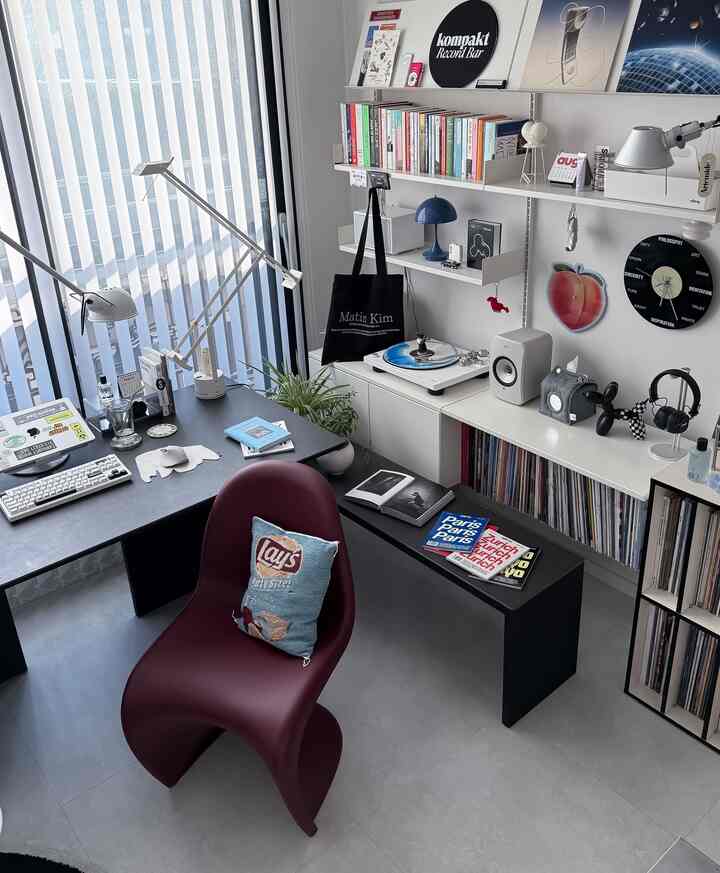 ★★★★★
ウィッシュに入れていて購入しました、、、オレオも買おうと思います🥣 とてもかわいくてキッチュな感じが気に入っています。

クッションはすごく柔らかくて、本を読むときに抱っこしているのが好きです！ 

＠Umie.haus
購入オプション：Lays

#ワークスペース #LOFASeoul #クッション #在宅ワーク