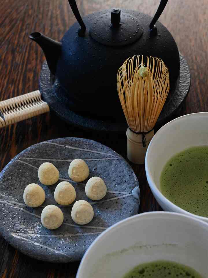だるまおひがしとお抹茶でほっとひと息☺️🌿
#15時のおやつ #3時のおやつ #抹茶