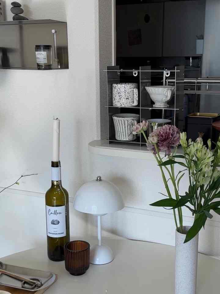 ★★★★★

置くスペースが狭いので1番小さいサイズにしましたが、思ったより重厚感と高級感がありました。
小物やオブジェなどを飾ってもかっこよかったです。

＠_____yrm＠
購入オプション：TYPE 1 S（25x10x25cm）

#ステンレスラック # マグカップ収納 #ディスプレイ