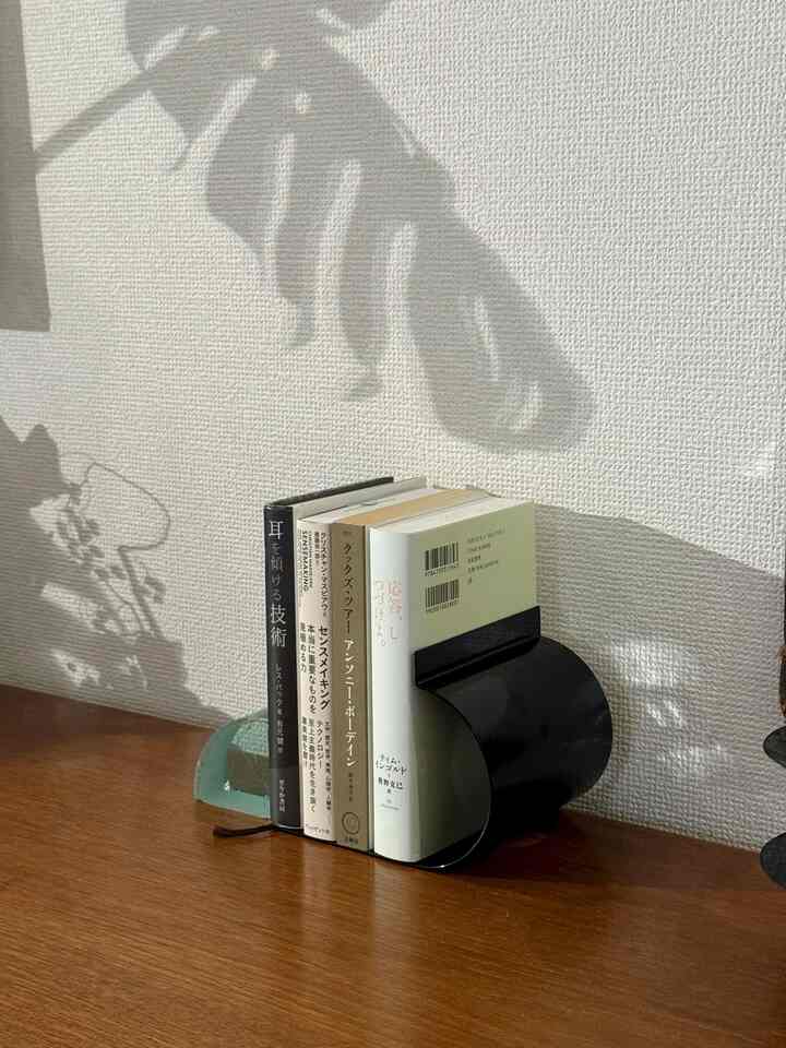 新しいブックエンド📕

#Ohouseshopping #2026Ohouse新生活 #ブックエンド