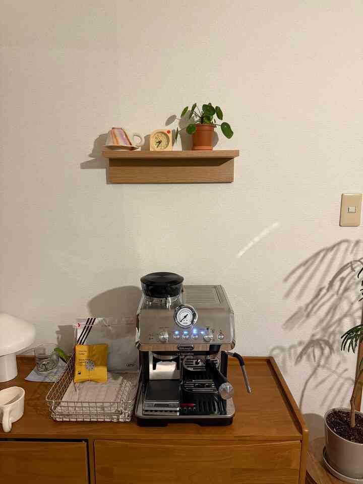 我が家のコーヒーゾーン🏡
#ナチュラルインテリア　#暮らしを楽しむ　#ラテアート　#エスプレッソマシン　#2026Ohouse新生活　#キャビネット