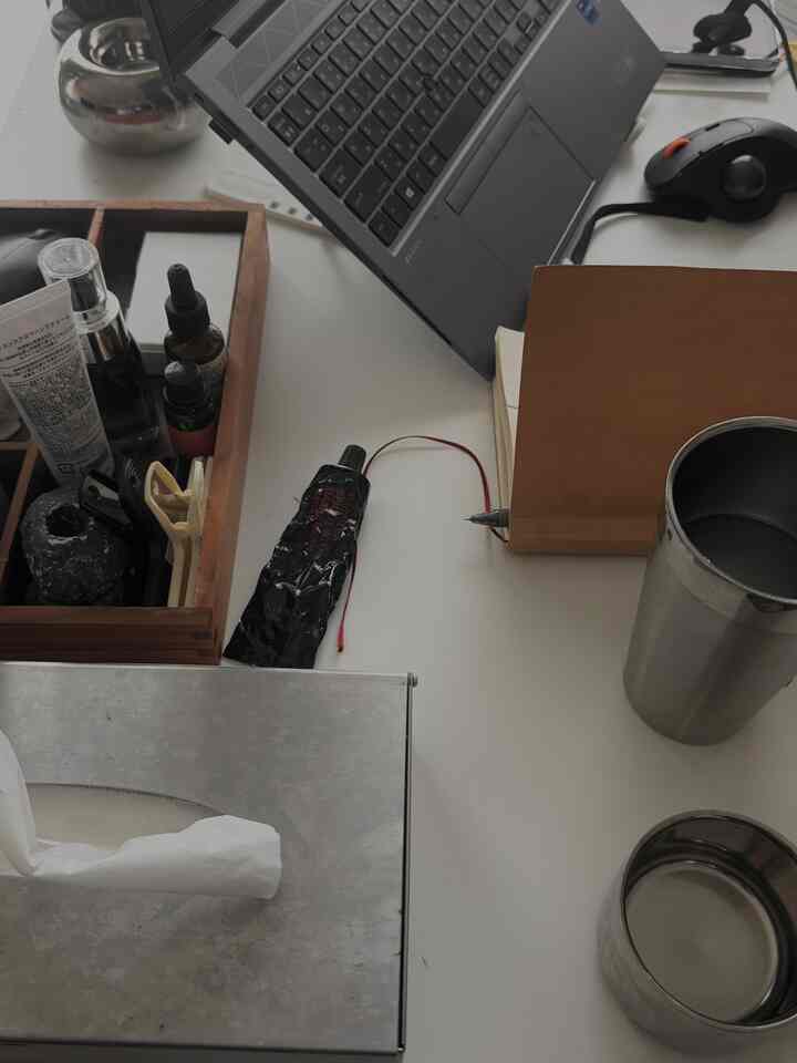 It's on my desk.
I want to fill it with my favorite things to make everyday moments cute and work hard.

#interior #リビングインテリア #賃貸インテリア #暮らし #暮らしの記録 #room #home #interior #interiordesign #apartment