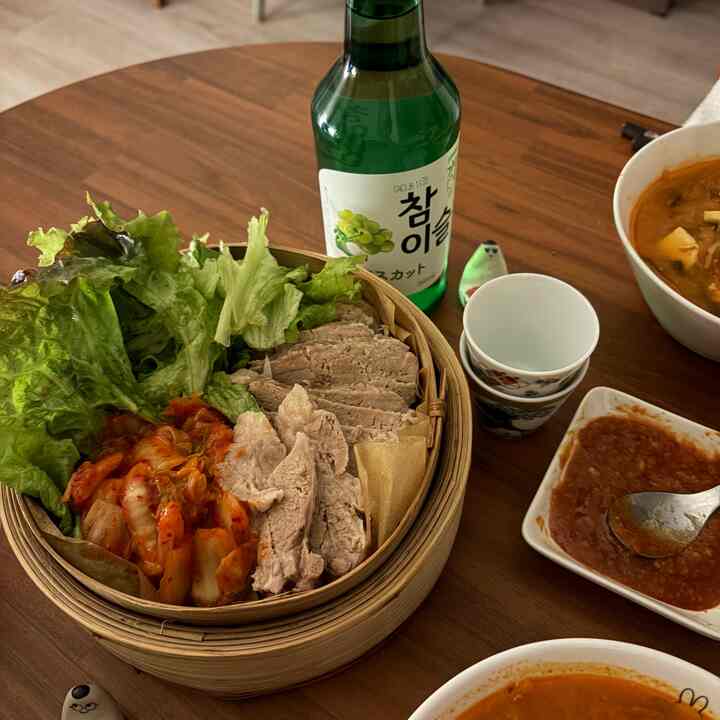 _____

21:04

2人が整うご自愛ごはん。

背伸びはせず、ありのままで。

_____

#夜のインテリア
#余白のある暮らし
#ポッサム 
#midcenturymodern
#interiorlife