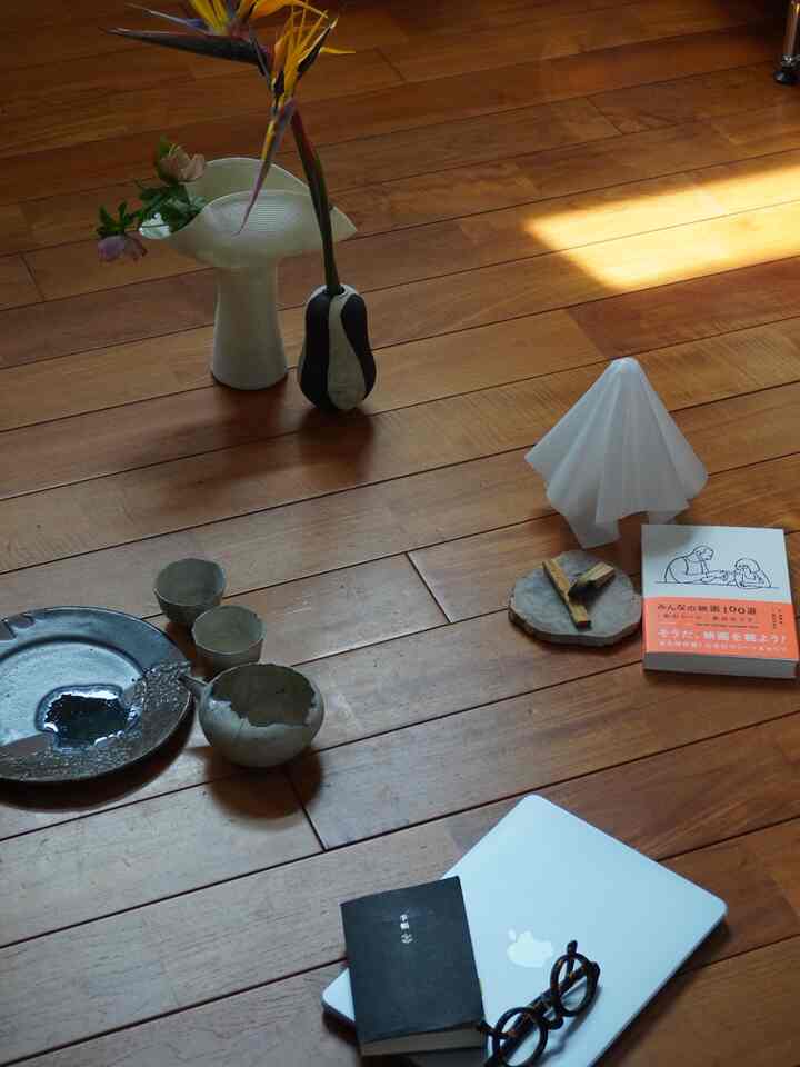 何をしてるところでしょう

before and after?

いや

ideal and realityです。

#理想と現実　#花のある暮らし　#食器が好き