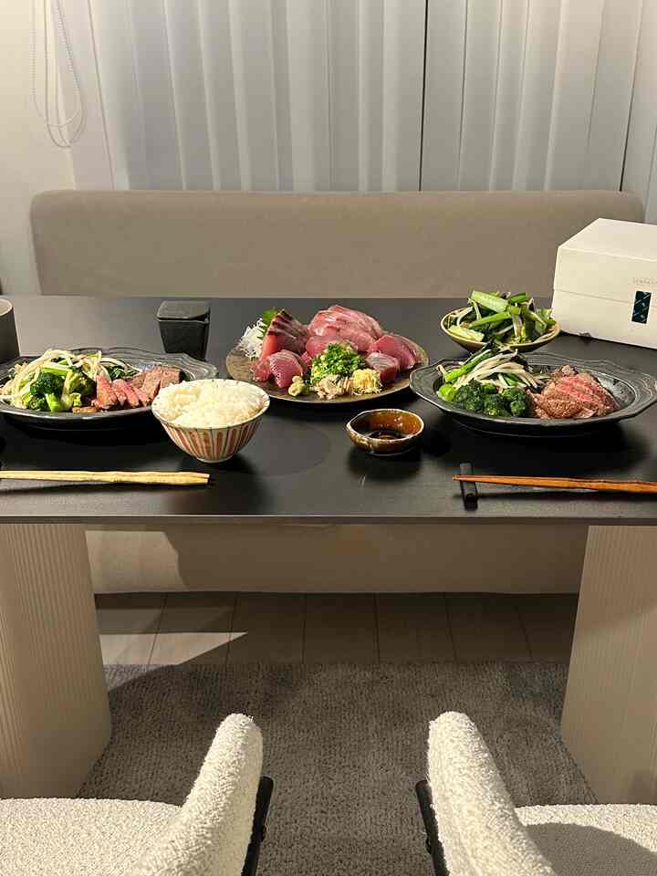 息子のサークルが届いて、
家具の位置をまた変えました◎
お部屋はだいぶ狭くなったけど
意外としっくり来ててお気に入り🏠

#リビングルーム
#1LDK