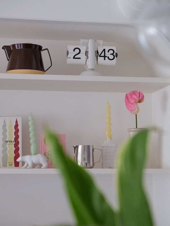 New Item 🕰️
前から気になってたパタパタ時計。
キッチンの上段持て余してたので…
ちょうど良い高さ！

#Ohouseshopping #2026Ohouse新生活 #キッチンマット