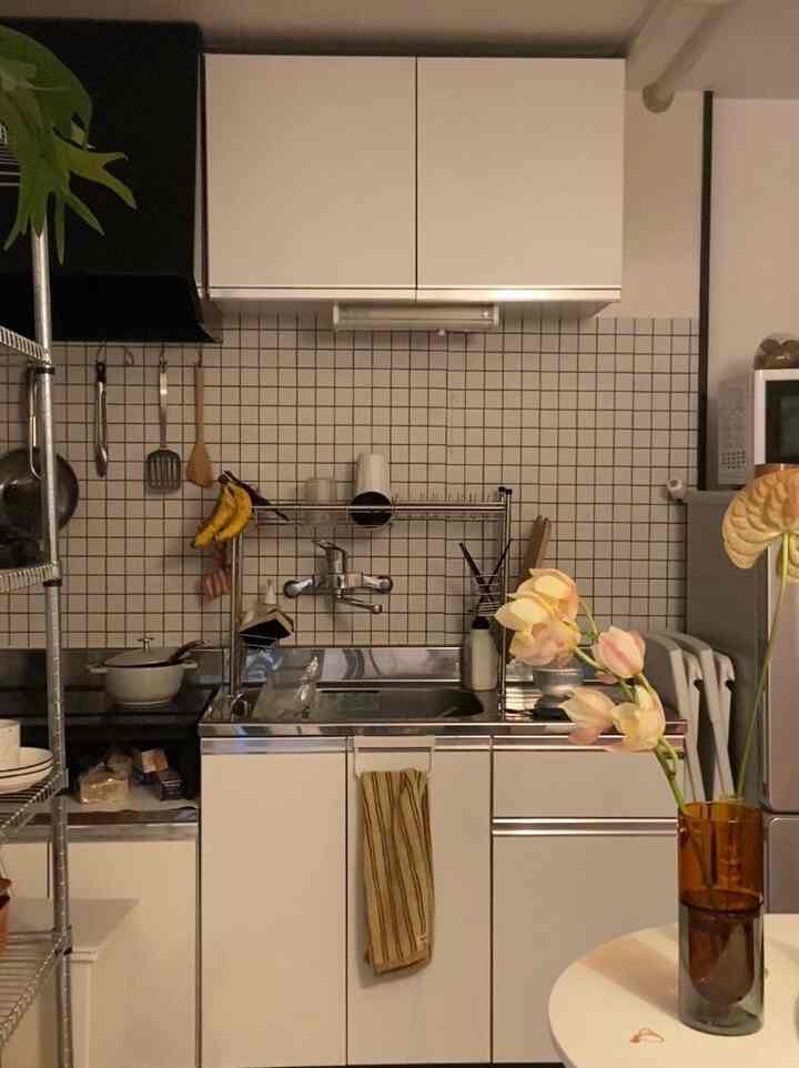土日の1人時間が足りないと平日ガス欠を起こします🚙☁️

#midcentury #midcenturymodern 
#ikea #1dk#ひとり暮らし#キッチン
 #インテリア #リビング #生活感のある暮らし 
#ミッドセンチュリー #ミッドセンチュリーモダン
#在宅勤務 #韓国インテリア#北欧インテリア#marketb
#2026Ohouse新生活
