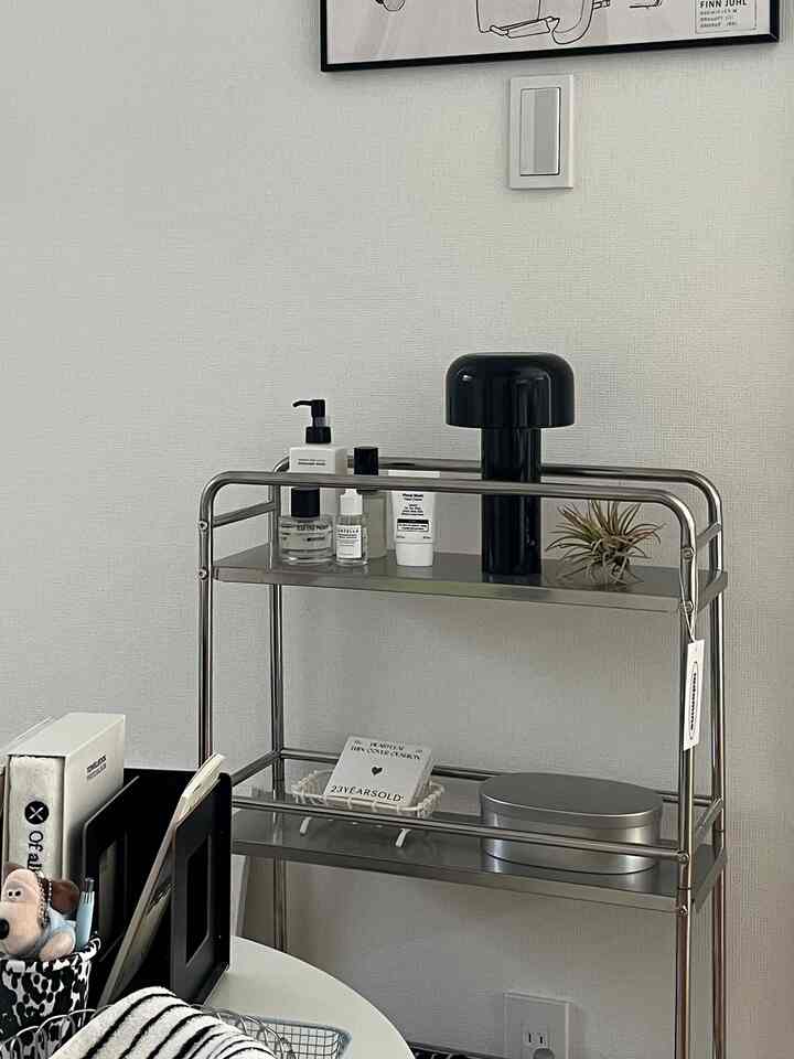 ワゴン位置変更🩶
どこ置いてもかわいい *･

#2026Ohouse新生活 #ステンレスワゴン #Ohouse購入品 #韓国インテリア