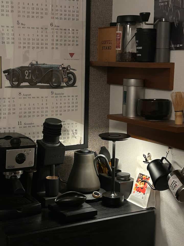 My own coffee space
It's small, but isn't it cool? ☕️😎
#coffee
#coffeespace
#homecafe