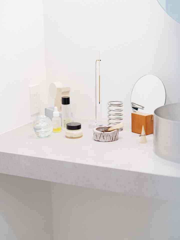 I'd like to change the atmosphere of my bathroom soon 🫧

#interiorlover #ミッドセンチュリー #アートのある暮らし #猫のいる暮らし #interiordesign #midcenturymodern