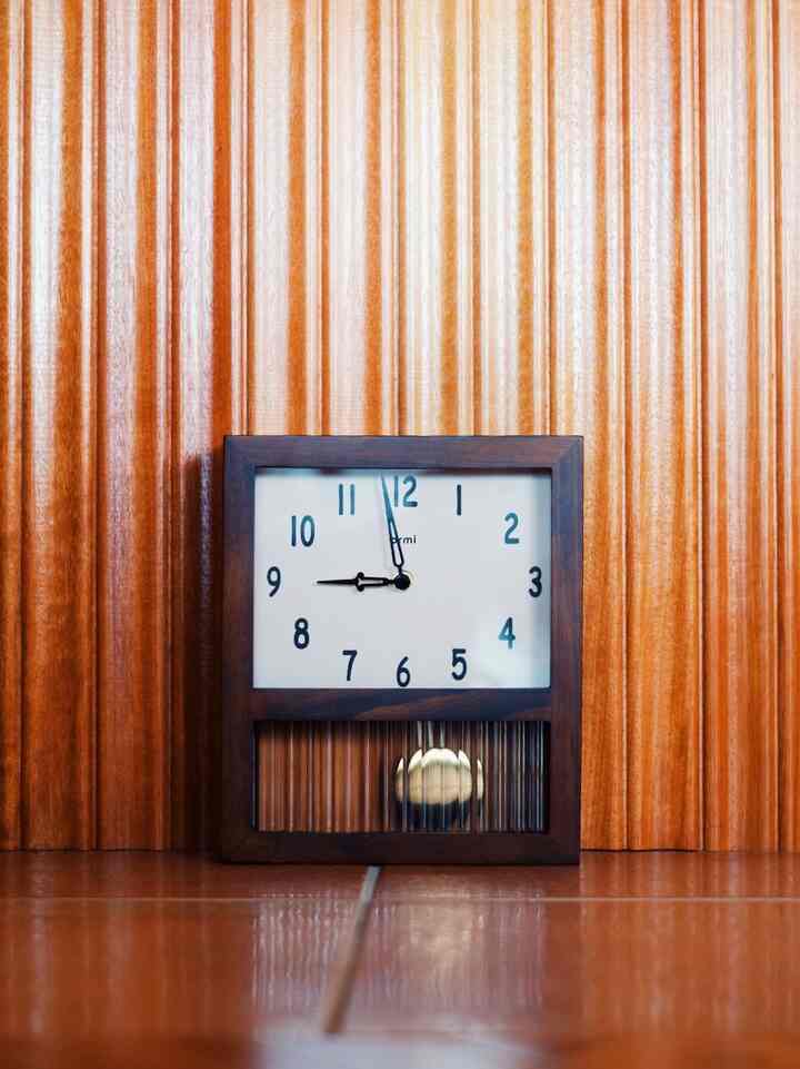 Retro clock 🕰️

#clock
#🕰️
#시계
#interior
#インテリア
#Ohouseshopping #2026Ohouse新生活 #商品カテゴリ名