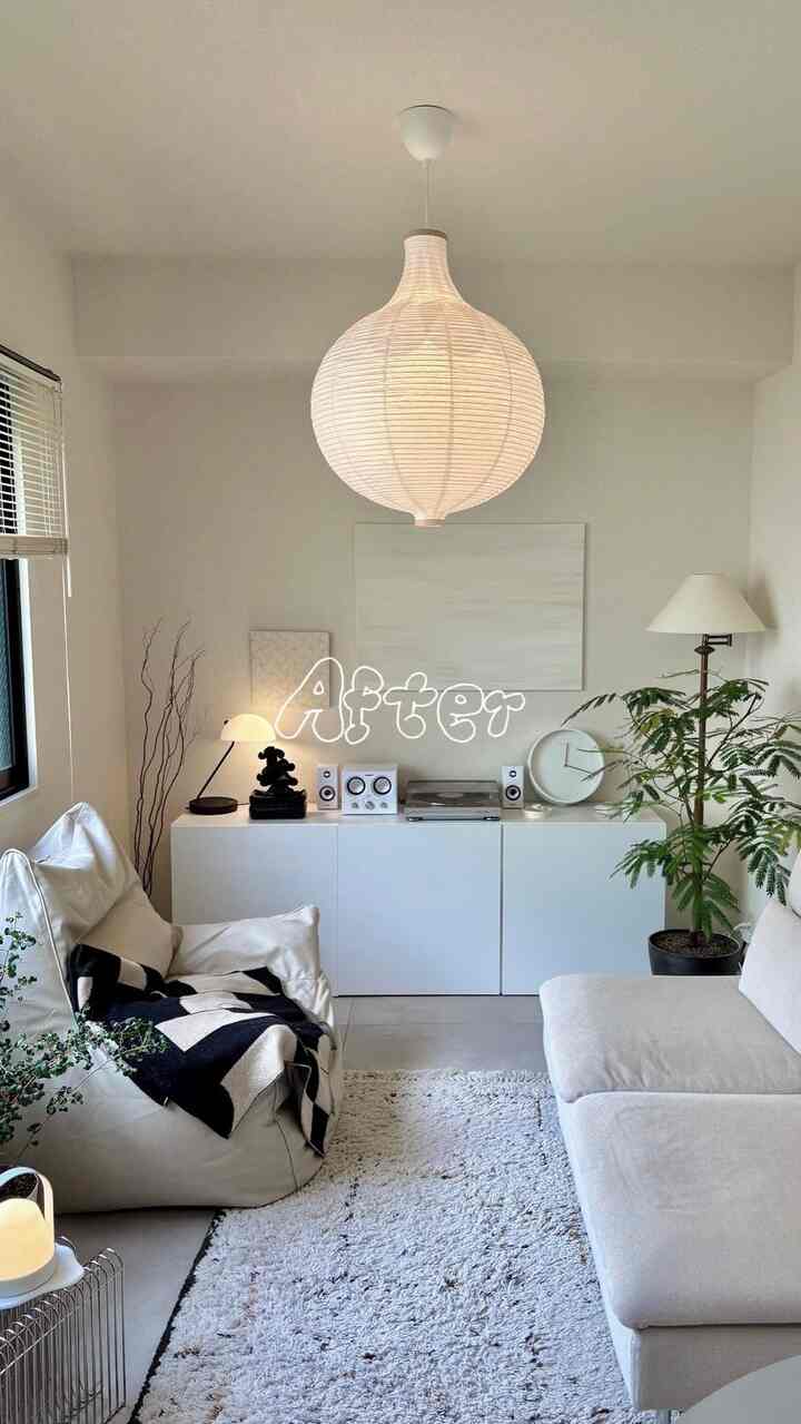 Before▷▷After 
14畳のLDKルーム
シンプルインテリアに小物で個性を出したお部屋に⛓️‍💥

#模様替え #2026Ohouse新生活 #新生活 #IKEA #韓国インテリア #シンプルインテリア #DIY #賃貸 #ふたり暮らし #ブックスタンド #サイドテーブル
