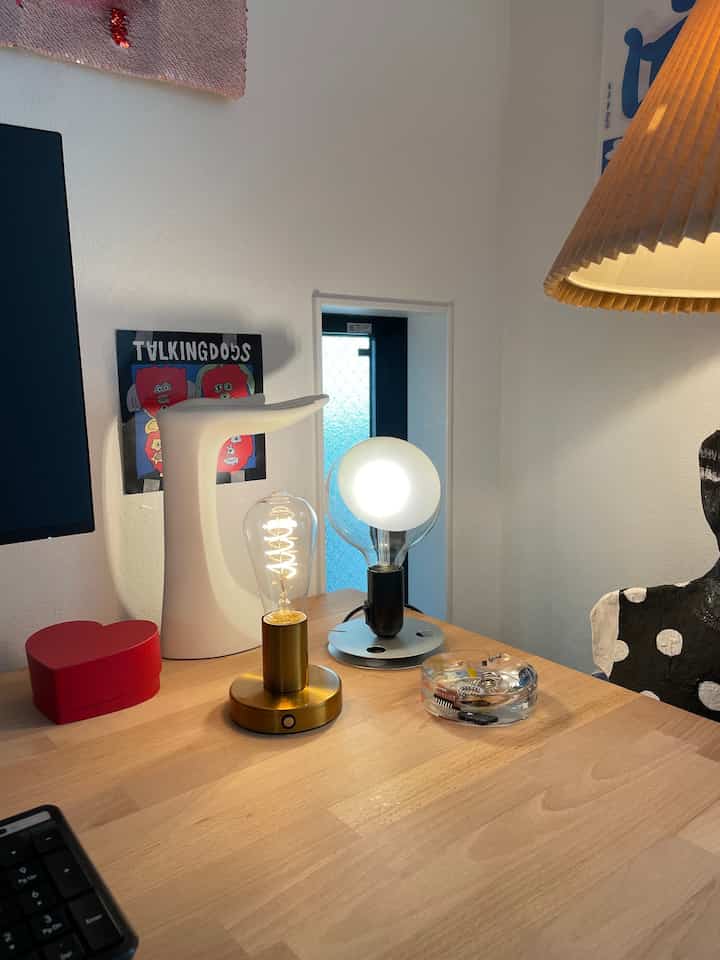 The theory that you can never have too many lights

#InteriorLover #ミッドセンチュリー #アートのある暮らし #猫のいる暮らし #interiordesign #midcenturymodern

