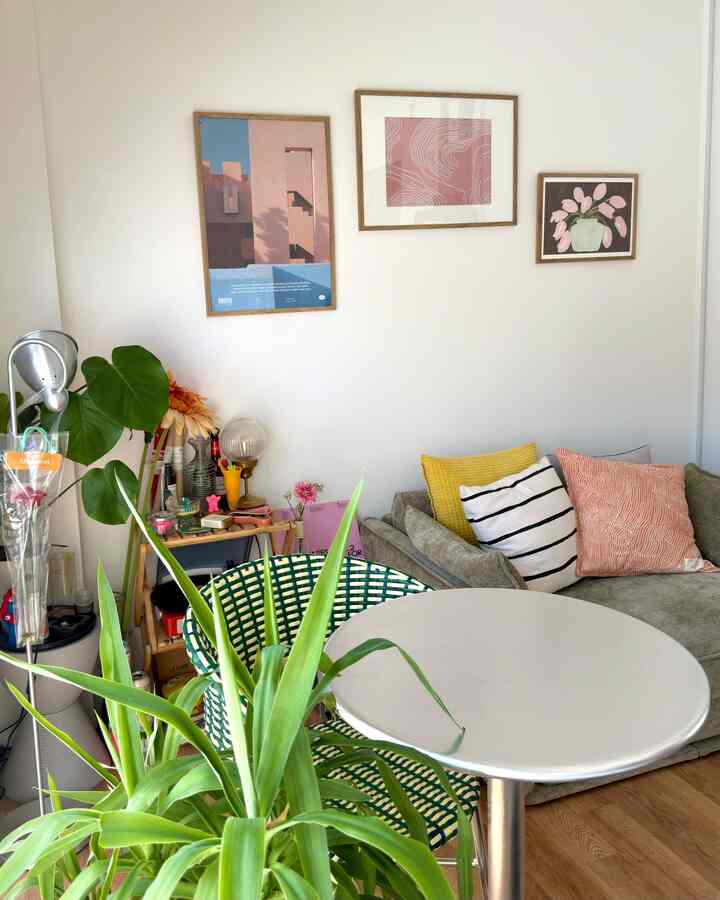 ポスターを取り入れたら一気に部屋が彩られました🙂‍↔️🌷

#Ohouseshopping #2026Ohouse新生活 #ポスター