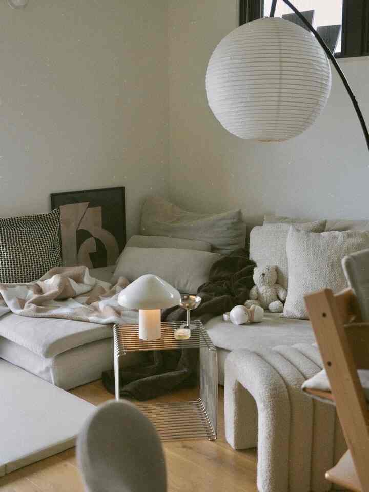 I've started ohhouse✨

Rental 2LDK｜50㎡ with Baby
I'm on YouTube♡『🔎Rinhome』

🕯️About me
『𝘋𝘦𝘴𝘪𝘨𝘯 𝘓𝘪𝘧𝘦 𝘉𝘦𝘢𝘶𝘵𝘪𝘧𝘶𝘭𝘭𝘺
｜Designing a beautiful life✍🏻ˎˊ˗ With the theme of "Living in a comfortable space,"

* Moved from Tokyo to the countryside in April 2025
* 2LDK rental apartment | 50㎡
* Living with a 1-year-old baby and two other people
* Korean x Scandinavian interior design
* Life with IKEA
┈┈┈┈┈┈┈┈┈

Interior design | Home makeover | Housework & storage, etc.

We aim for a lifestyle that allows for comfortable living even in a small rental apartment while raising children (◠‿◠)

Please feel free to visit! ♡
https://youtube.com/@rinhome?si=SIAiUivNobLANFm5

#2LDK rental #2ldkインテリア #賃貸暮らし #リビングインテリア #寝室インテリア #インテリア小物 #おうち時間 #余白のある暮らし #北欧インテリア #韓国インテリア #IKEA #HAY #インテリア #ソファ #アートポスター #チェア #interior #room #myroom #homedecor #interiordesign #roomdecor #cozyhome #apartmentdecor #simpleinterior #minimalhome #Ohouseshopping



13#artposter} {14#chair} {15#interiordecor} {23#simpleinterior} {24#minimalhome} {25#houseshopping}