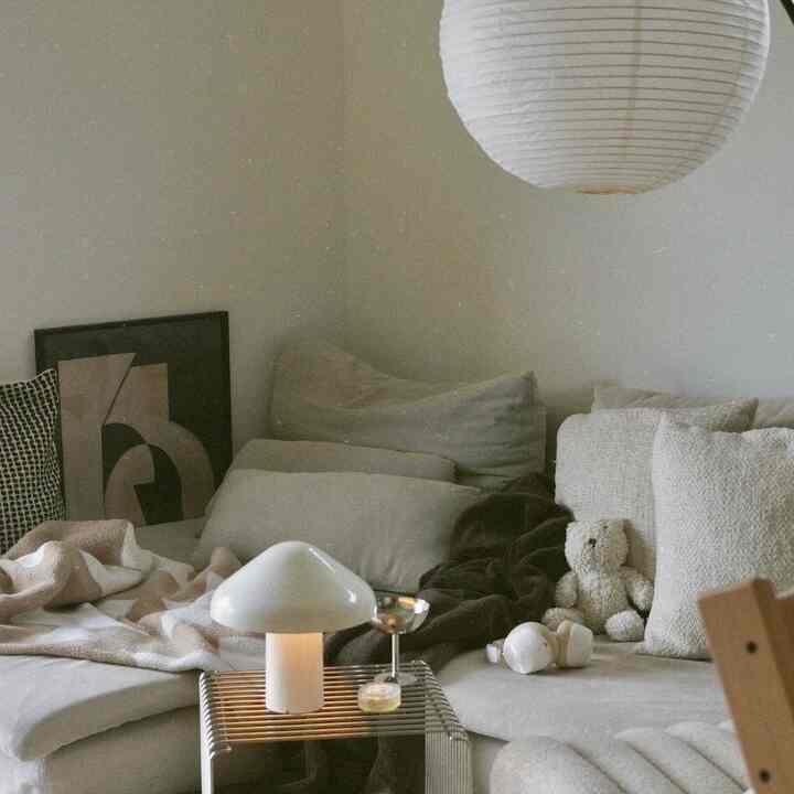 ohhouse始めました✨

リビングの模様替えをしました〜！
賃貸2LDK｜50㎡ with Baby



YouTubeやっています♡『🔎Rinhome』

🕯️About me
『 𝘋𝘦𝘴𝘪𝘨𝘯 𝘓𝘪𝘧𝘦 𝘉𝘦𝘢𝘶𝘵𝘪𝘧𝘶𝘭𝘭𝘺
｜暮らしを美しくデザインする✍🏻ˎˊ˗ 』をテーマに、

・2025.4〜東京→地方へ移住
・賃貸2LDK｜50㎡
・1歳ベビーと3人暮らし
・韓国×北欧インテリア
・IKEAのある暮らし
┈┈┈┈┈┈┈┈┈

インテリア｜模様替え｜家事・収納など、

狭い賃貸、子育て中も心地よく暮らす為の
ライフスタイルを目指しています( ◠‿◠ )

良かったら遊びに来てください♡
https://youtube.com/@rinhome?si=SIAiUivNobLANFm5

#2ldk賃貸 #2ldkインテリア #賃貸暮らし #リビングインテリア #寝室インテリア #インテリア小物 #おうち時間 #余白のある暮らし #北欧インテリア #韓国インテリア #IKEA #HAY #インテリア #ソファ #アートポスター #チェア #interior #room #myroom #homedecor #interiordesign #roomdecor #cozyhome #apartmentdecor #simpleinterior #minimalhome #Ohouseshopping
