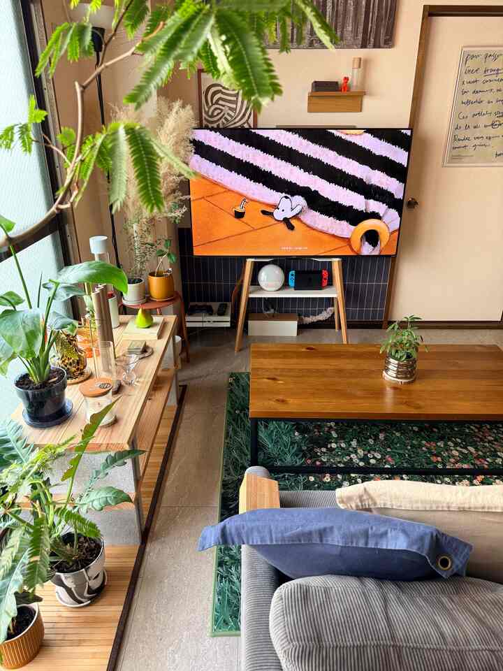 It's going to rain again for a while 😢
I always take lots of pictures of my room when it's sunny 📷 lol
I put together some pictures of the decorative items in my room ✨️
I love the shop-like display in the dining area ♡

#rentalinterior #インテリア #リビングインテリア #お香 #APFR #ディスプレイ #インテリア雑貨
#enjoyinglife