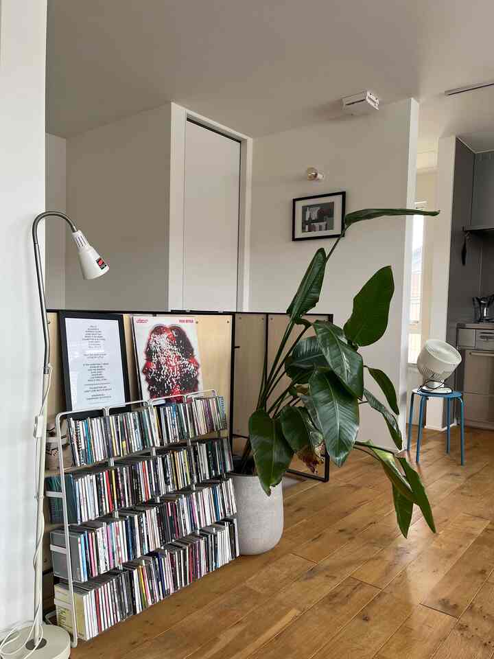 レコードプレーヤー無いけど、ケミカルブラザーズ のレコードを頂いたので飾ってみた。
#レコード