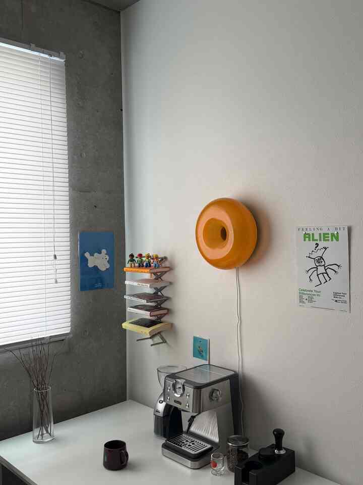 The addition of posters creates a softer atmosphere.

#life #暮らしの記録 #賃貸インテリア #インテリア #interior #interiordesign #room #home #homedecor #apartment