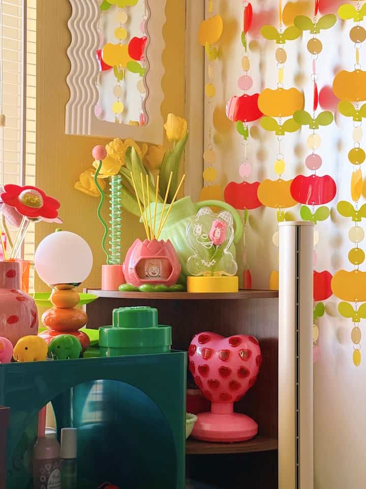 🌼 お気に入りアイテムの紹介 🌼

studio CLIP ×ドラミちゃんの
コラボグッズが可愛いくて
いろいろ購入しちゃいました 🫶🏻💕

ドラミちゃんらしさがちゃんとありながらも
インテリアに馴染むデザインがとても良きです 🥰

チューリップやお花のモチーフや
イエロー、レッド、ピンク、といったカラーは
我が家でももともと多く取り入れている要素なので
我が家のインテリアにぴったり感がある気がします 😘🌷


#カラフル #カラフルインテリア #レトロインテリア #ミッドセンチュリー #レトロポップ #スペースエイジ 