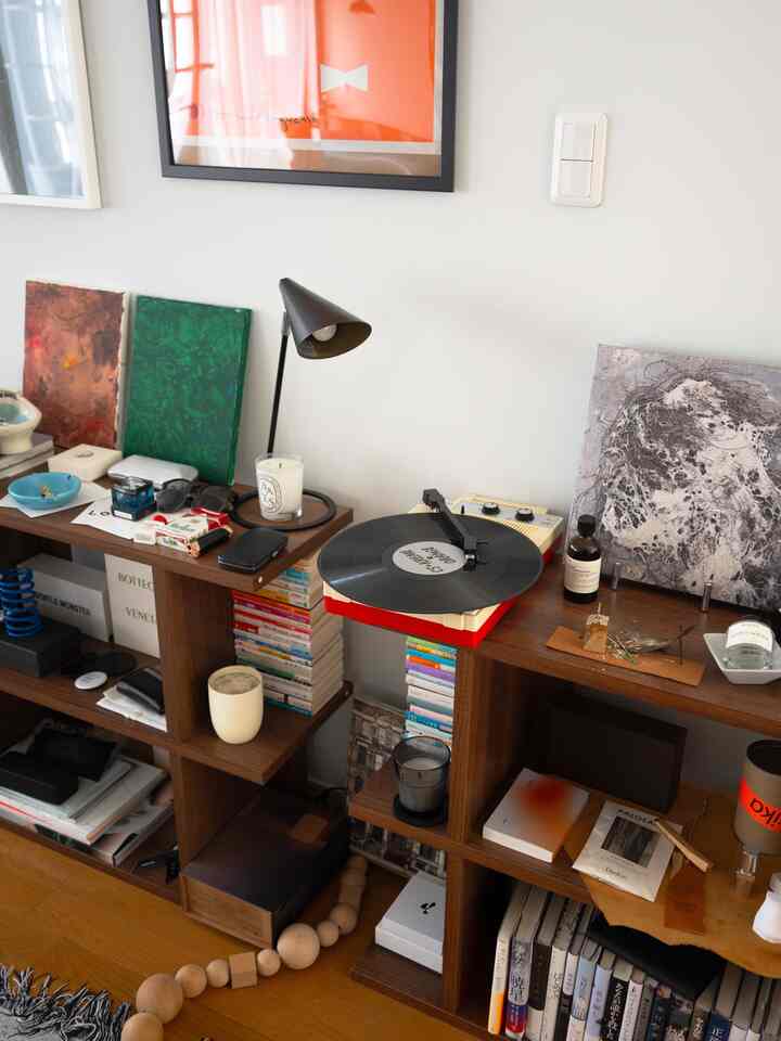 お気に入りが詰まったラック🌼
#インテリア #ラック #ディスプレイ