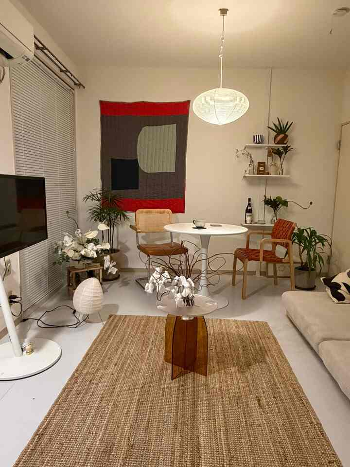 There are lots of flowers right now 💐

I hope they last as long as possible

#RoomTour
#LivingRoom
#DiningRoom
#RoomInterior
#RoomDecor
#Rug
#DiningRoomLighting
#NordicInterior
#JapaneseModern
#ColorfulInterior
#TodaysHome
#Homestagram
#SelfInterior
#HomeDecor
#HomeDecor
#SelfCleaning
#EmotionalItems
#LadyItems
#HandmadeItems
#WashroomJournal
#DeskTerrier  
#감성인테리어
#작지만확실한행복
#무드등
#일상속작은사치