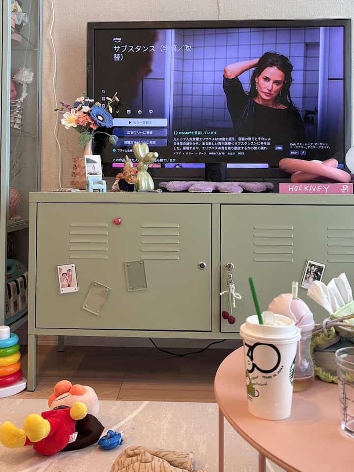 娘が寝てる間に1人時間🧚🏻‍♀️荒れ散らかってるリアルなリビング！！