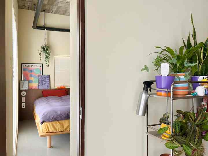 ベッドカバーは安いものをたくさん買って、いろいろ組み合わせてカラフルを楽しんでいます🌈✨

#ベッドインテリア #ベッドルームスタイリング #寝室 #寝室スタイリング #ベッドカバー #カラフル #カラフルインテリア #リノベーション #リノベ