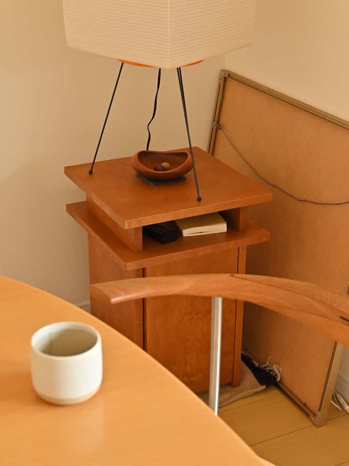 #ダイニング #akari #FRAMA
#diningtable #フリッツハンセン

Storage at the back of the dining area
It's also useful as a side table 🏠✨