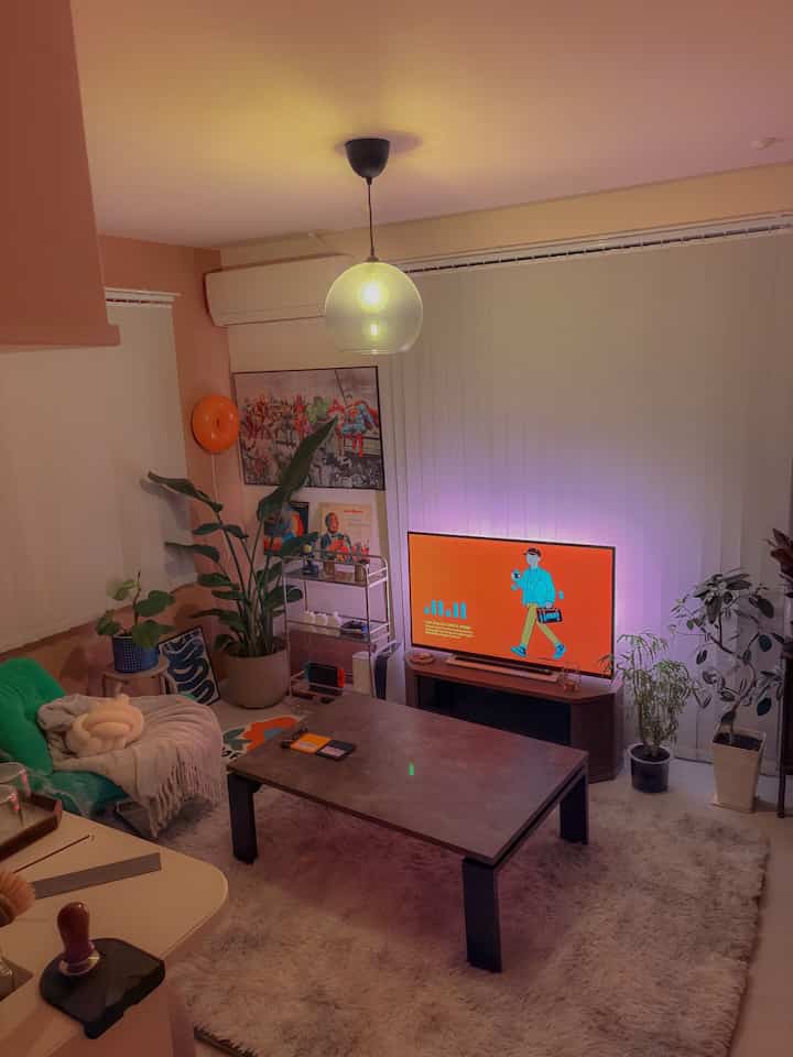 大きい家具は低めのアイテムを選ぶことで
お部屋の圧迫感を抑えることができます◎

ステンレスワゴンのような魅せる収納も、
奥行きを見せることができておすすめです😚

限られた空間でお部屋作りを楽しんでいます🫶🏻💜

#リビング
#8畳リビング
#賃貸
#賃貸リビング
#お部屋づくり
#리빙
#8평리빙
#전세
#전세리빙
#방꾸미기