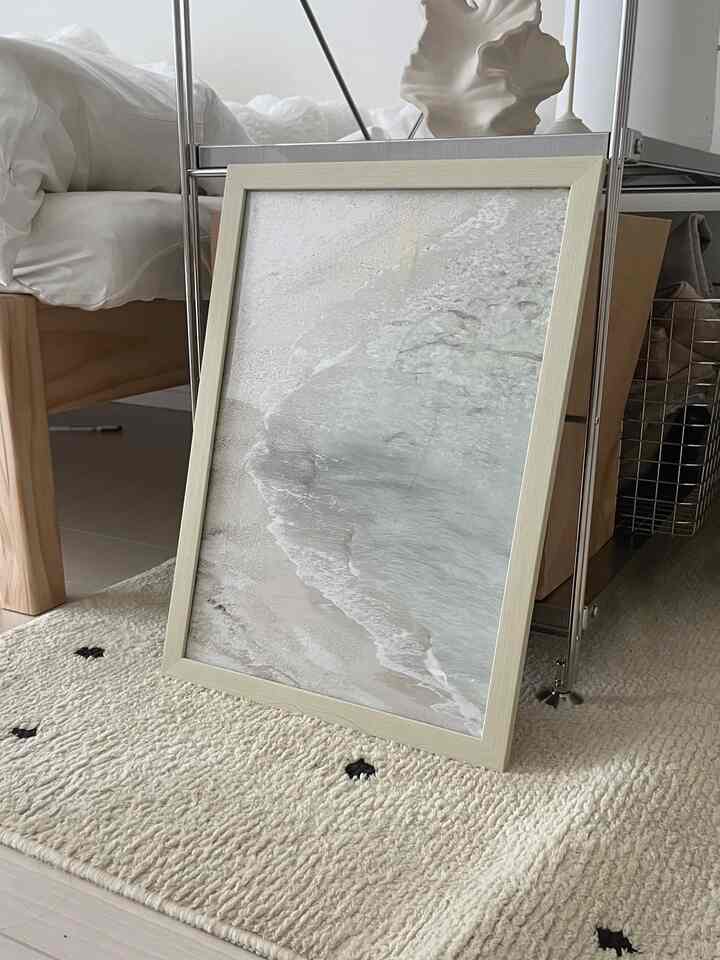 A poster in an empty space.

#livingalone #ひとり暮らしインテリア #ポスター