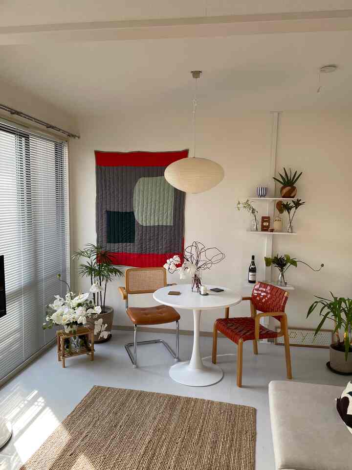 カラフルかつ和も取り入れて
過ごしやすくが目標です🌿😆


#ルームツアー 
#リビング 
#ダイニング 
#部屋インテリア 
#部屋作り 
#ラグ
#ダイニング照明 
#北欧インテリア 
#和モダン 
#カラフルインテリア 
#오늘의집  
#집스타그램  
#셀프인테리어  
#홈스타일링  
#자취방꾸미기  
#감성소품  
#레더소품  
#핸드메이드소품  
#수납정리  
#데스크테리어  
#감성인테리어  
#작지만확실한행복  
#무드등  
#일상속작은사치