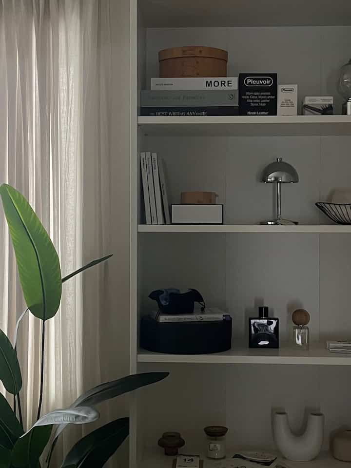 My favorite bedroom 𓈒 𓏸
⁡
Recently, I created a room for my eldest daughter and put in a study desk, so I moved the dresser that was in the children's room to the bedroom.
⁡
There aren't any big changes, but I really love this calm space now 🌿

#bedroom #bedroom #ikea #ドレッサー #韓国インテリア