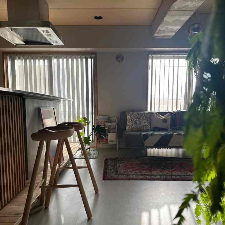 午後の光
バーチカルブラインドのラインが空間を引き締めてくれる感じがする

#リノベーション
#マンションリノベーション
#ワンルーム