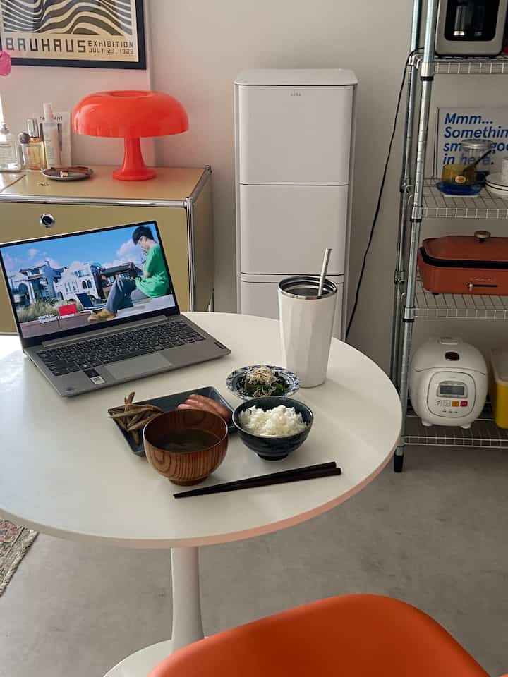 I prefer Japanese food 🍣🍲🥢
#midcentury #midcenturymodern
#ikea #1dk #livingalone #kitchen
#interior #livingroom #livedinlife
#midcentury #midcenturymodern
#workfromhome #koreaninterior #nordicinterior #marketb
#2026Ohousenewlife