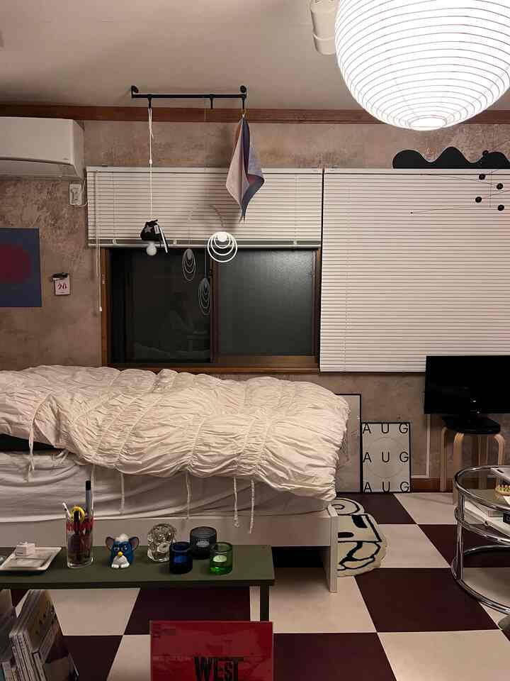 窓際にあるベッドがお気に入り🛌
新しい布団カバーも欲しいなあ
#ベッド #布団カバー #ミッドセンチュリー #タイル #壁紙