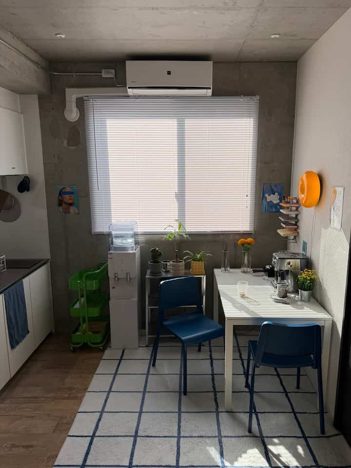 I love posters with unique designs ✨

#life #暮らしの記録 #賃貸インテリア #インテリア #interior #interiordesign #room #home #homedecor #apartment