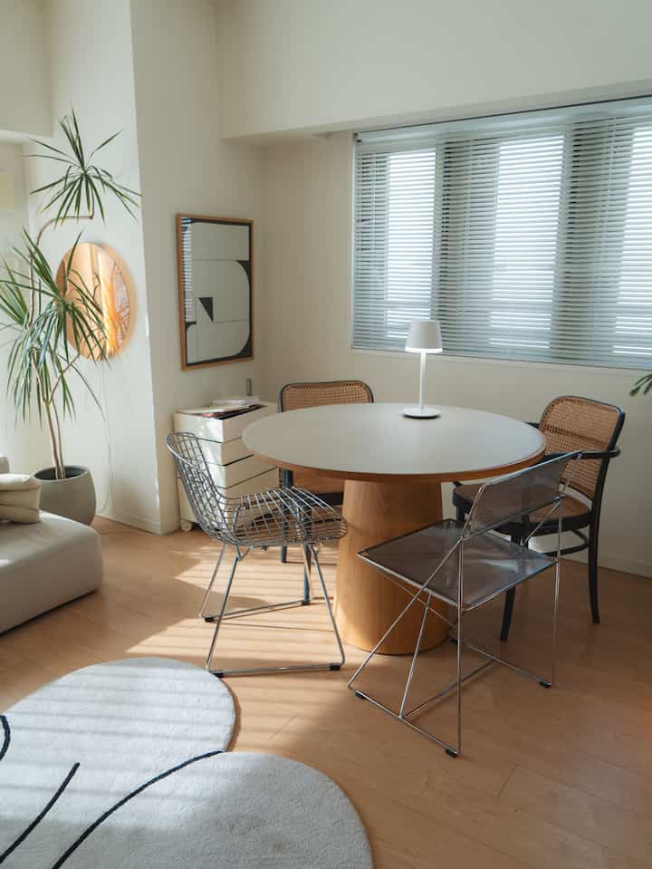 ラウンドテーブル　
買って大正解だったもののひとつです。

#円卓　#円形テーブル　#ダイニングテーブル