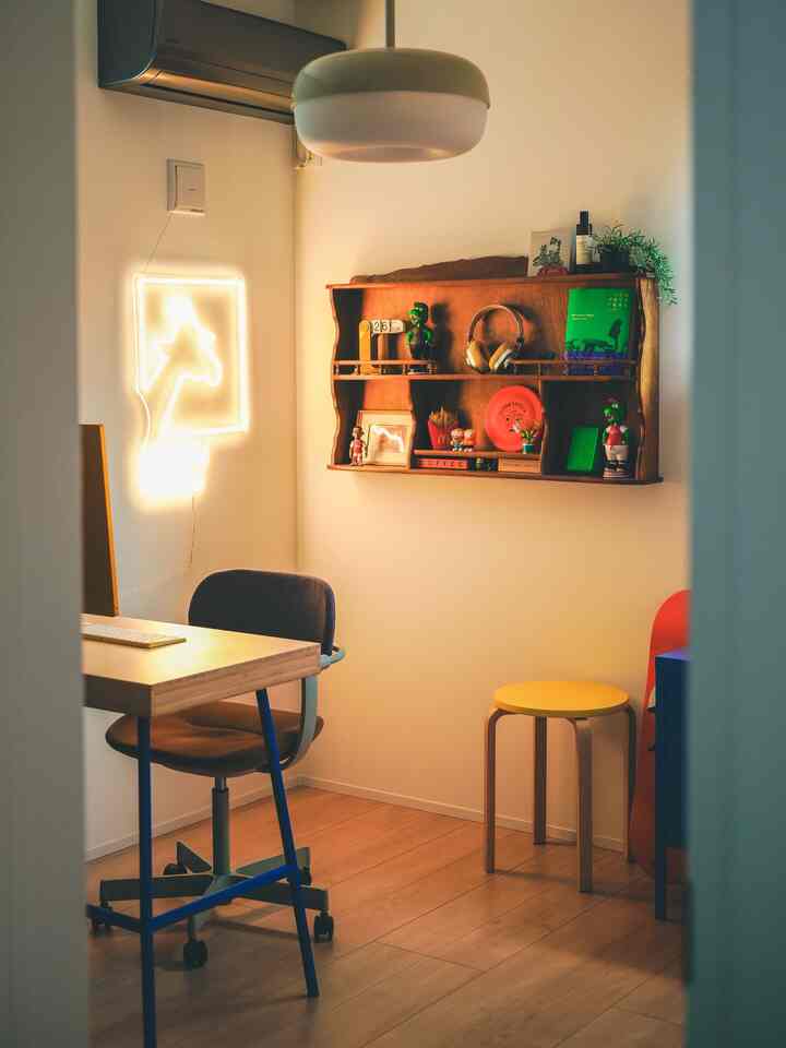 久しぶりのワークスペース
夕方の光もいい感じ🌆

#デスク周り #ワークスペース