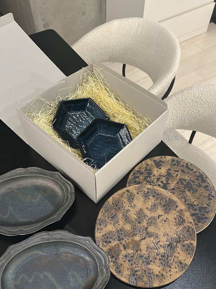 先日、いただいた食器たち🤍
素敵すぎて毎回使わせていただいてます✨

#リビング
#リビングルーム
#食器
#プレート