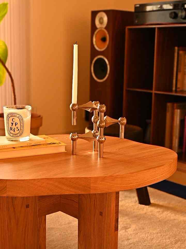 #キャンドル #FRAMA #コーヒーテーブル #本棚 

前の晩に使ったキャンドル🕯️
stoffは重ねた姿も美しいですね✨
