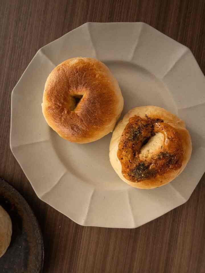 よく焼くベーグル
🥯今回はソルトと明太マヨの2種
#キッチン #ダイニングテーブル #食器 #玄関