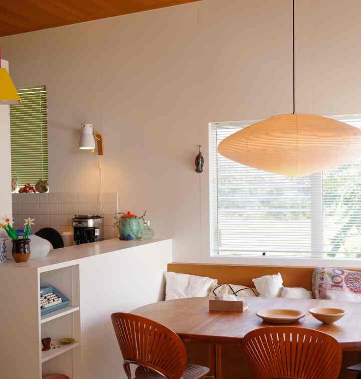 窓が多く余白は少ないですが、日中は明るく気持ちがいいダイニングです☀️


#ダイニング #キッチン #イサムノグチ 