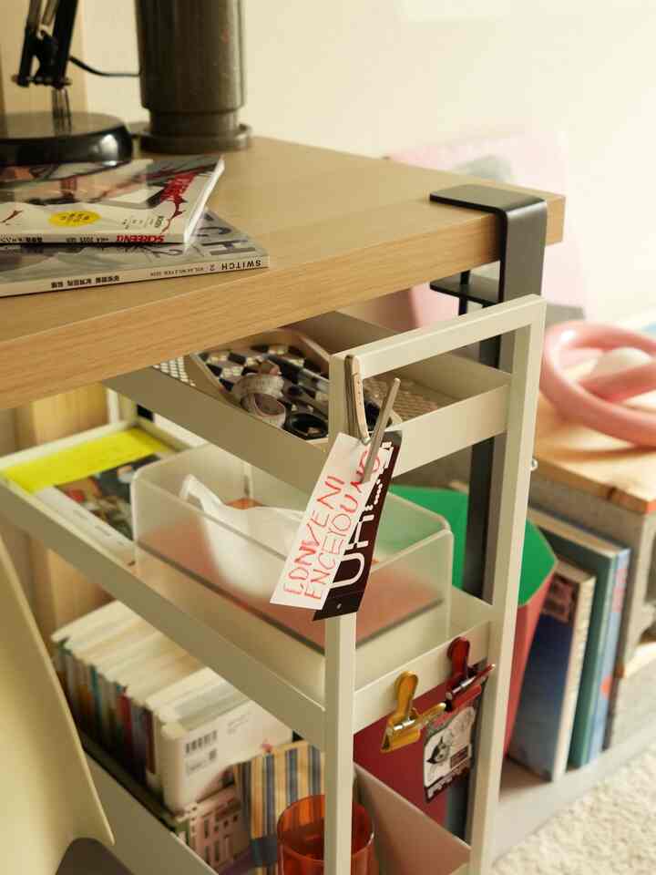 IKEAの新商品であるスラムタイプのNISSAFORSをデスク収納として取り入れました⚪️
スリムなのでちょっとした隙間や、キッチンや玄関など色々な場所で使えて便利そうです💡

#IKEA #収納 #ワゴン
