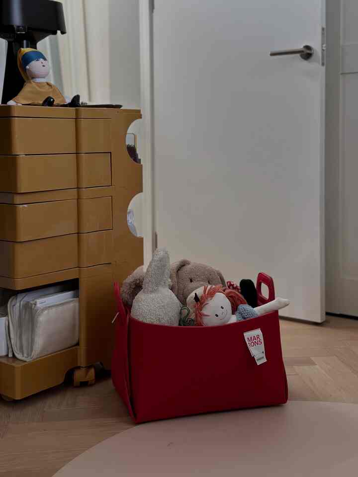 Keranjang berbahan felt yang saya beli dari #ohous sangat cocok untuk penyimpanan di kamar anak saya!

Keranjang ini lebih keras dan kokoh dari yang saya duga, jadi sangat praktis ◎
#kamaranak
#penyimpanankamaranak
#idepenyimpanan
#kamaranak