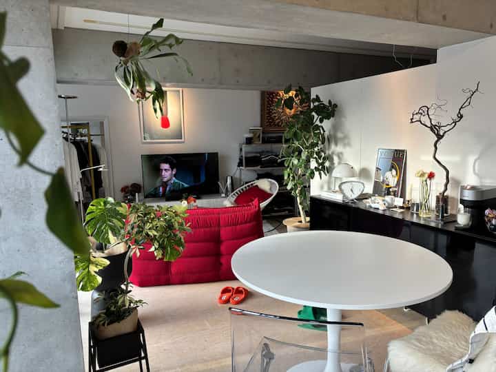 1R_47㎡_Tokyo Living
Photo of the entire room 🤳

When decorating or placing items, paying attention to height creates a sense of unity in the room 🌷 Just being mindful of this makes a big difference, so please give it a try 🌱

#interior #interior #IKEA #IKEA家具

